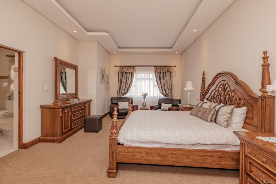 4 Bedroom Property for Sale in Baronetcy Estate Western Cape